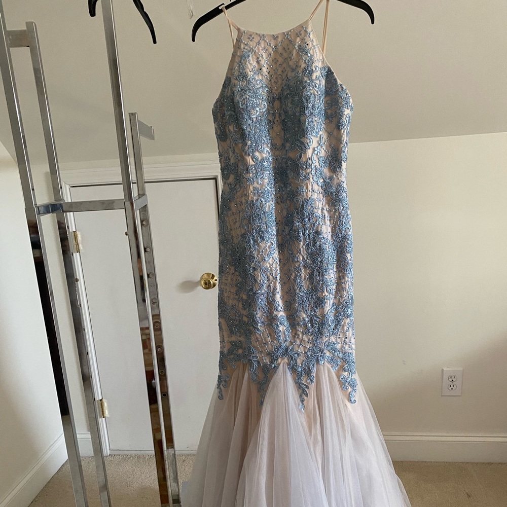 Camila La vie. Mermaid like style. Used once only. Fits 5’5 with heels good.